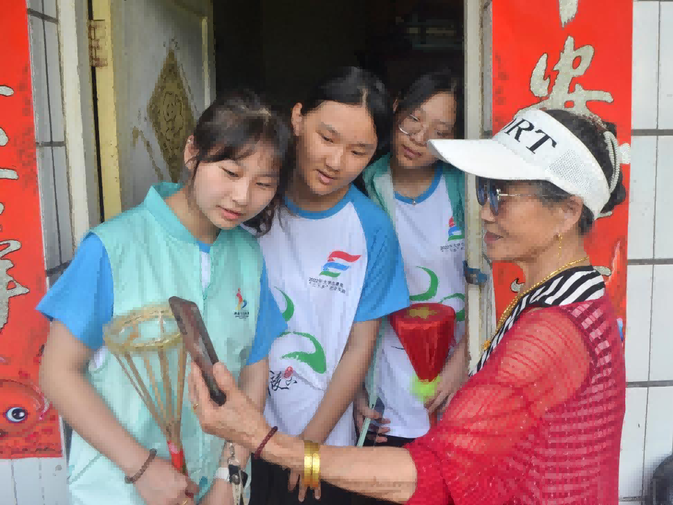 吉首大學(xué)“心系旅農(nóng)”文旅志愿服務(wù)支隊(duì)深入探訪白族文化，助力仗鼓與仗鼓舞傳承發(fā)展