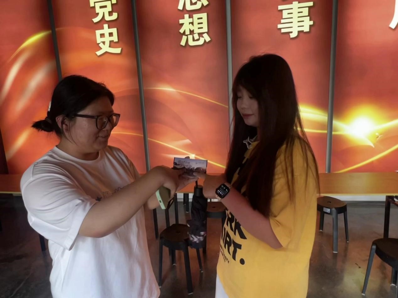 曲園學(xué)子社會實踐：品琉璃之韻，揚(yáng)傳統(tǒng)文化