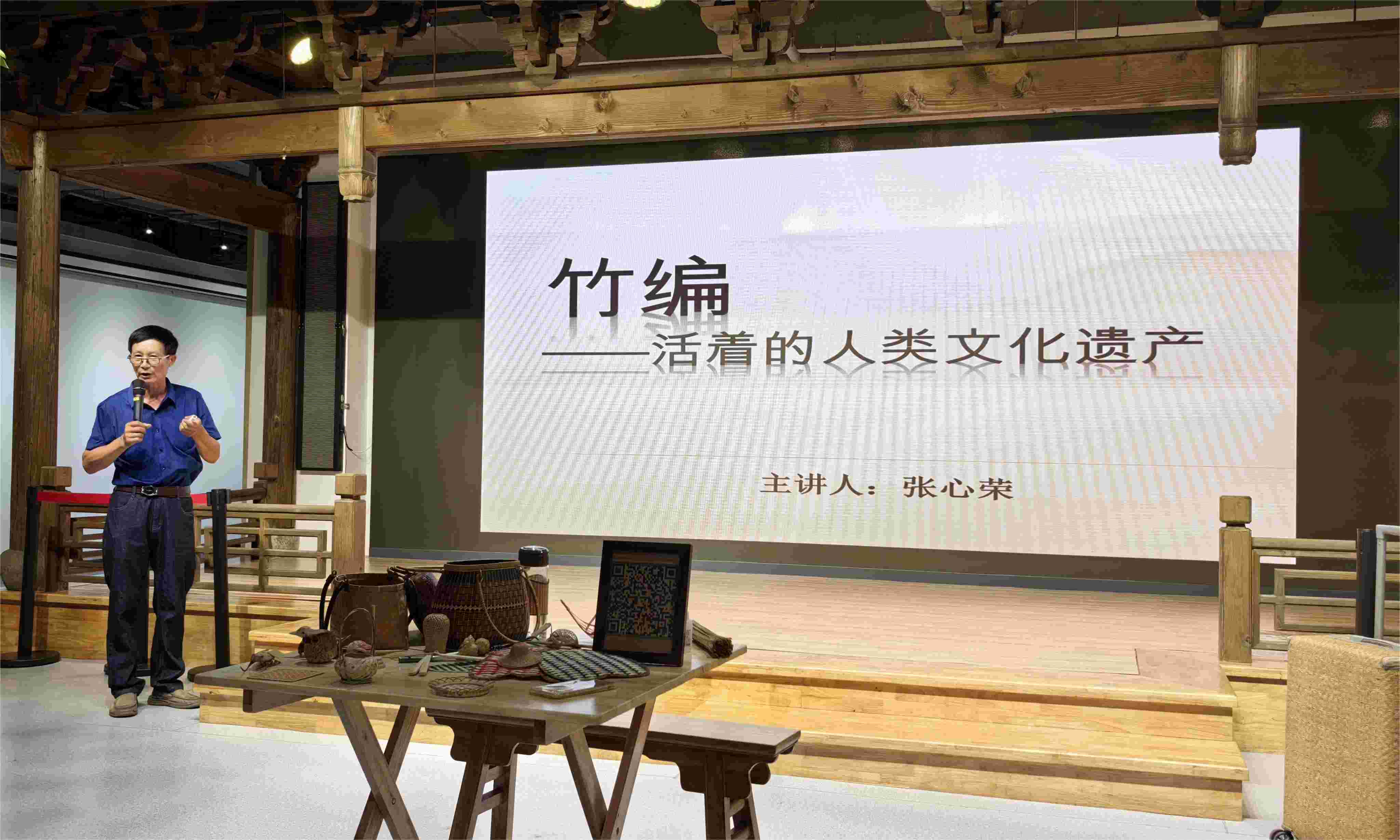 一篾一竹織天地，一折一轉(zhuǎn)蘊(yùn)匠魂： 遺夢千年，萬象根星團(tuán)隊(duì)體驗(yàn)象山竹編非遺課程，訪談非