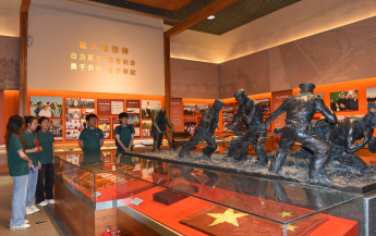 綠林之聲團(tuán)隊(duì)三下鄉(xiāng)：走進(jìn)北大荒，見證現(xiàn)代化