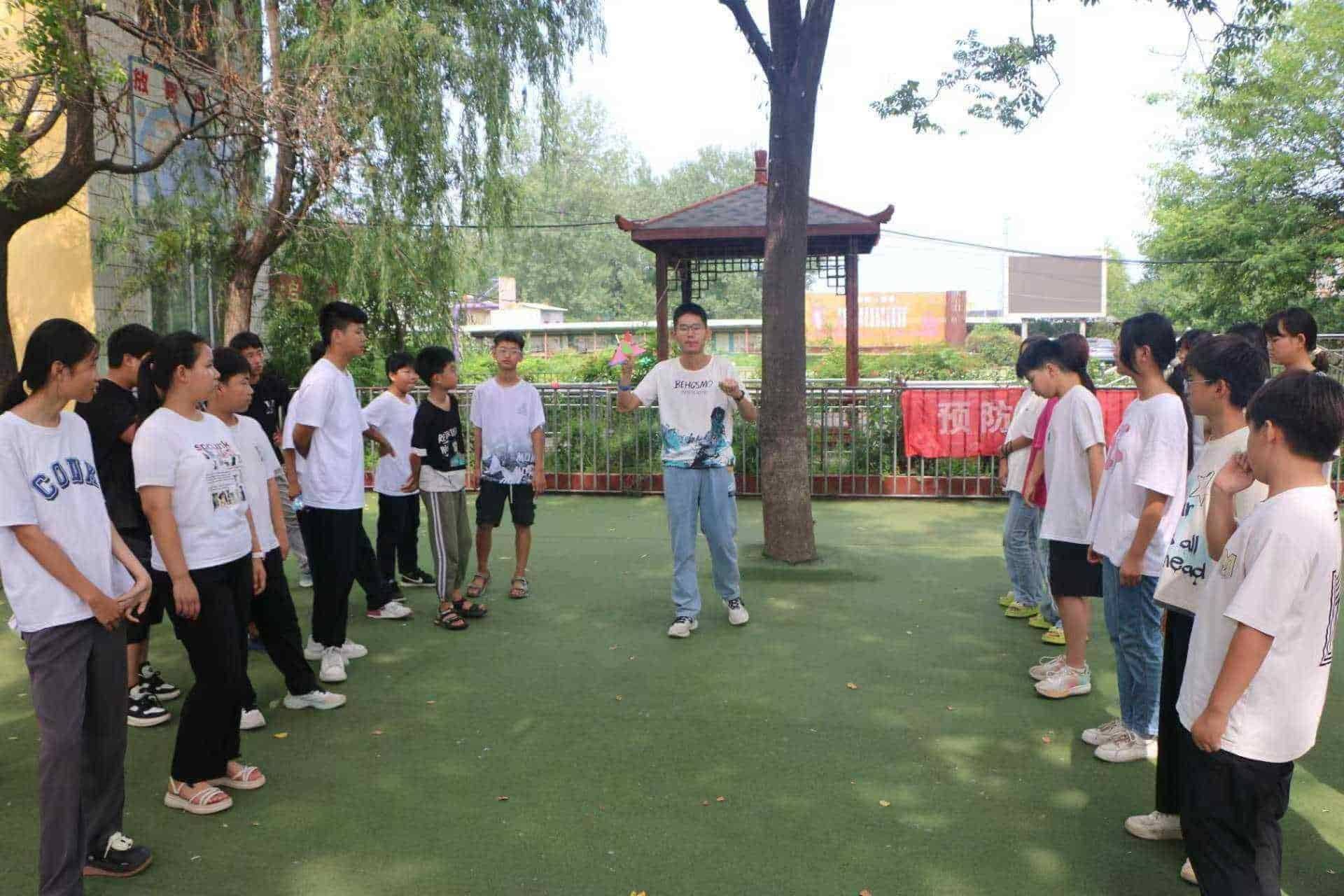 七巧板中智慧生，支教團(tuán)里愛(ài)心濃