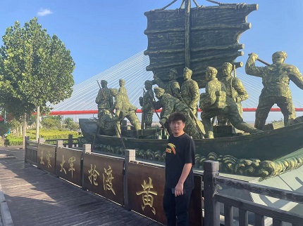  “火炬?zhèn)鞒校t色記憶”精神尋訪團家鄉(xiāng)紅色資源學(xué)習(xí)之